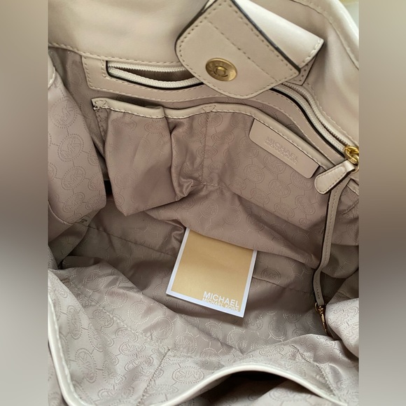 Michael Kors satchel bag - Picture 5 of 10